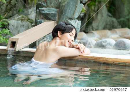溫泉、露天浴池、少女之旅 92970657