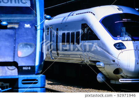 Limited Express "Sonic" (JR Kyushu 883 series & 885 series) lined up at Hakata Station Limited Express "Sonic" (JR Kyushu 883 series & 885 series) lined up at Hakata Station 92971946