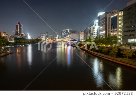 大阪天滿橋夜景 92972158