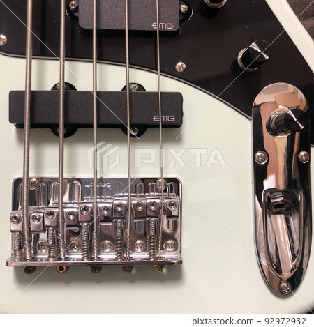Electric bass 5 strings 92972932