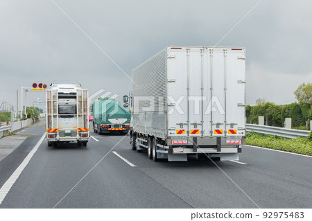 Traffic congestion distribution and logistics image Traffic congestion distribution and logistics image 92975483