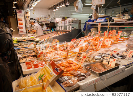 Kyoto Nishiki Market fish shop 92977117