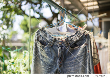 Laundry under the eaves Washed jeans Laundry under the eaves Washed jeans 92979040