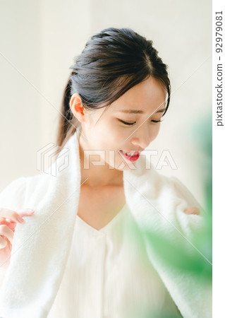清爽的女人 92979081
