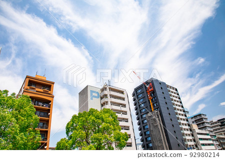 It is a building area in Nishihiratsuka-cho facing Ekimae-dori. Hotels and condominiums are lined up. Hiroshima 92980214