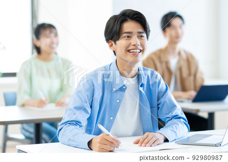 大學生班 92980987