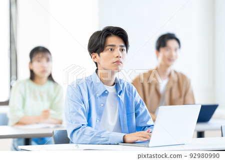 大學生班 92980990