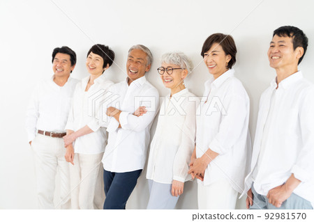 Middle generation, senior generation Middle generation, senior generation 92981570
