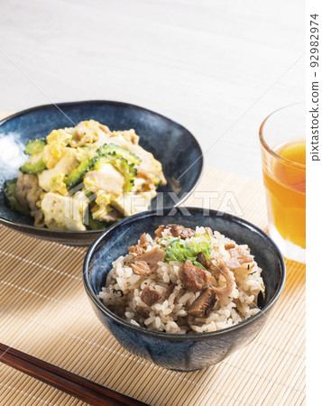 多汁沖繩紅燒肉飯配 Goya Chanpuru 92982974