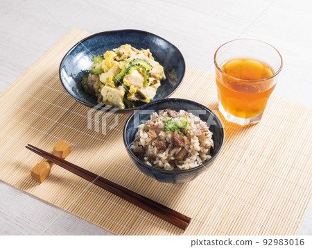 多汁沖繩紅燒肉飯配 Goya Chanpuru 92983016