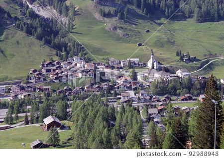 The village of Splugen on the Swiss Alps from the top 92988948