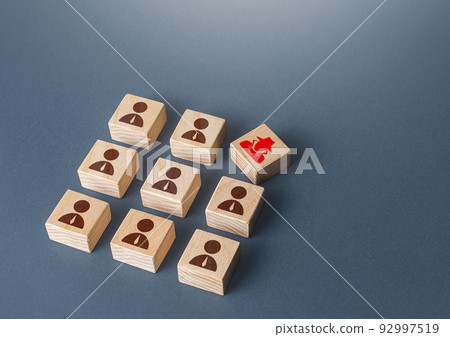 Industrial espionage. Identification of a spy in the team. Security threat. Detecting the source of information leaks. Checking new employees, infiltrated competitors. Corporate secrets. NDA agreement 92997519