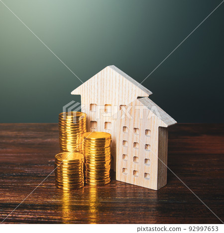Real estate and savings. Economy on household bills. Energy efficiency and energy saving. Municipal budget for the maintenance of buildings. Price cost estimate. Profit from investment in housing. Real estate and savings. Economy on household bills. Energy efficiency and energy saving. Municipal budget for the maintenance of buildings. Price cost estimate. Profit from investment in housing. 92997653