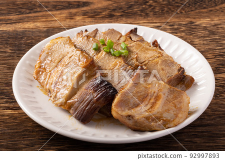 Grilled pork shoulder loin 92997893