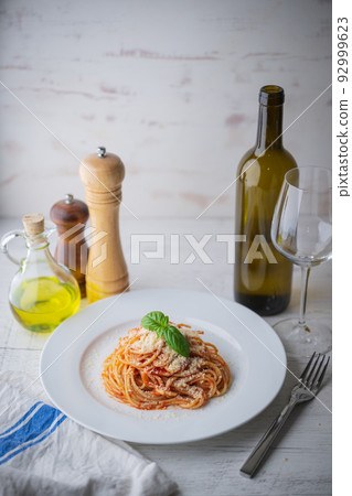 spaghetti pomodoro, tomato sauce spaghetti spaghetti pomodoro, tomato sauce spaghetti 92999623