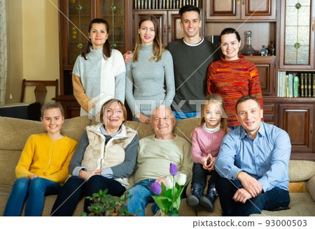Portrait of big family Portrait of big family 93000503