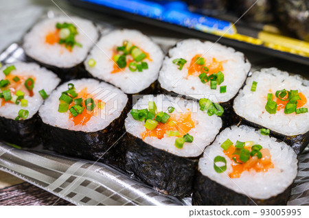 salmon roll salmon roll 93005995