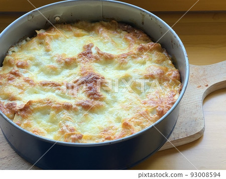 freshly baked lasagna 93008594