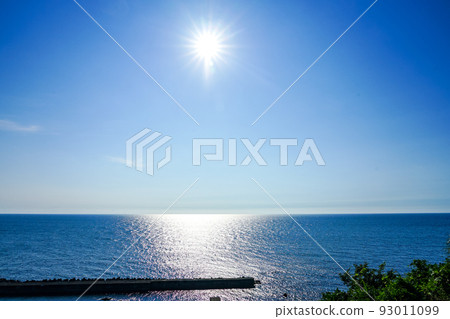 Sea of Japan Sunset Line View from Yuhigaoka Park at Cape Shiiya (Kashiwazaki City, Niigata Prefecture) Sea of Japan Sunset Line View from Yuhigaoka Park at Cape Shiiya (Kashiwazaki City, Niigata Prefecture) 93011099