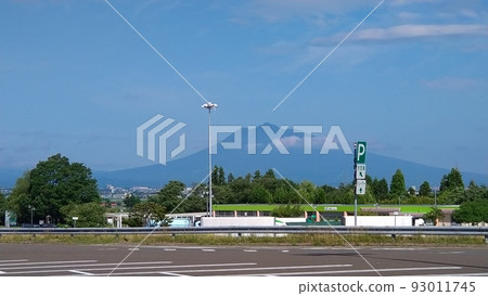 Mt. Iwaki seen from Tsugaru service area inbound line 93011745