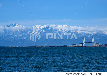 Tateyama Mountain Range and Toyama Bay 93012049