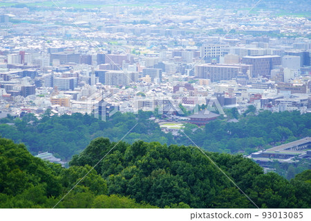 從若草山俯瞰興福寺和奈良縣廳 93013085