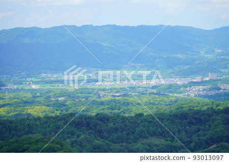 夏季從若草山頂向木津川市加茂和和塚方向的綠色盆地 93013097