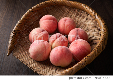 Peaches Akatsuki from Fukushima Prefecture 93014858