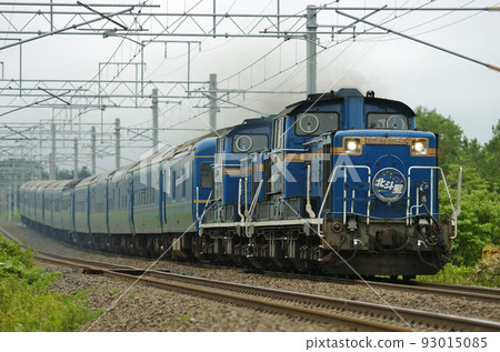 千歲線島松 - 北廣島 JR 北海道 DD51-1068（函館）+ JR East Series 24（Ogu）北斗星 93015085