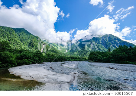長野縣松本市上高地的梓川和穗高山脈 93015507