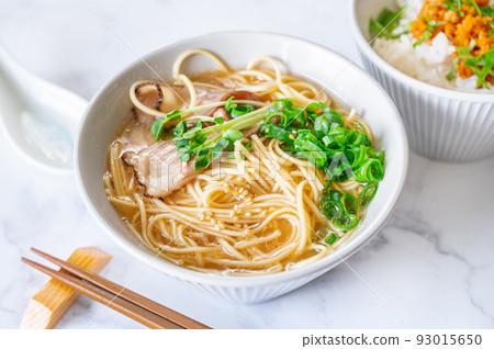 豬骨拉麵和米飯 豬骨拉麵和米飯 93015650