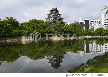 Hiroshima Castle in midsummer 93018082