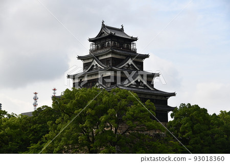 Hiroshima Castle in midsummer Hiroshima Castle in midsummer 93018360