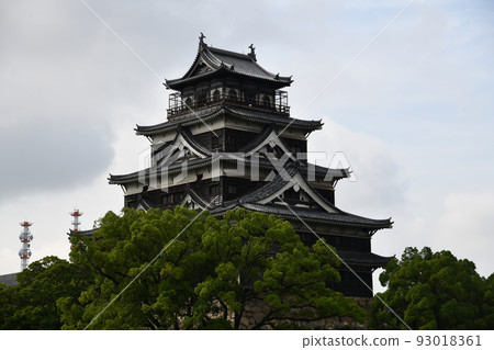 Hiroshima Castle in midsummer Hiroshima Castle in midsummer 93018361