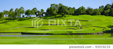 Panorama of the blue sky golf course and the view of the green over the pond (Kisarazu City, Chiba Prefecture) Panorama of the blue sky golf course and the view of the green over the pond (Kisarazu City, Chiba Prefecture) 93019210