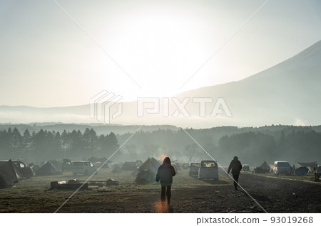 Sunlight shining into the Asagiri Plateau 93019268