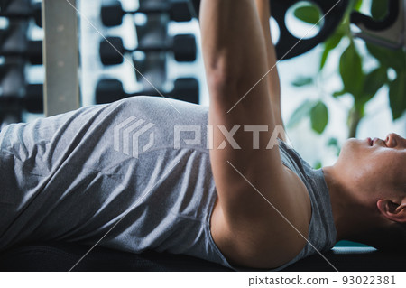 Fitness male muscle bodybuilding 93022381