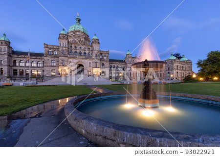Legislative Assembly of British Columbia in the Capital City during colorful sunrise. 93022921
