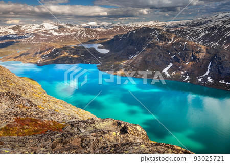Besseggen above Lake Gjende in Jotunheimen, Norway, Northern Europe Besseggen above Lake Gjende in Jotunheimen, Norway, Northern Europe 93025721