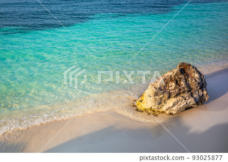 Idyllic and translucent caribbean beach at sunny day in Aruba Idyllic and translucent caribbean beach at sunny day in Aruba 93025877