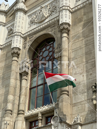 Vigado Concert Hall with the flag of Hungary. Budapest 93026277