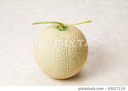 香甜可口的甜瓜 網眼精美的甜瓜被用作禮物 93027119