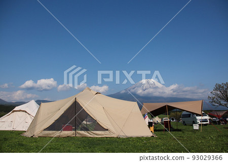 Camp with a view of Mt.Fuji at Fumotoppara Campsite Camp with a view of Mt.Fuji at Fumotoppara Campsite 93029366