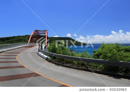 伊計大橋：連接伊計島和宮城島的景點（2022年8月拍攝） 93030965