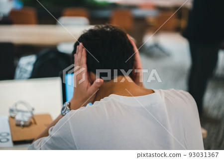 吵雜 嘈雜 吵鬧 93031367