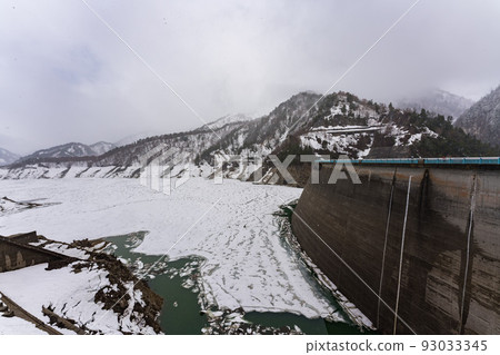 黑部大壩雪四月 黑部大壩雪四月 93033345