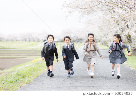 入學典禮形象 運行一年級學生 93034023