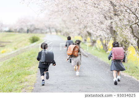 入學典禮形象 運行一年級學生 入學典禮形象 運行一年級學生 93034025