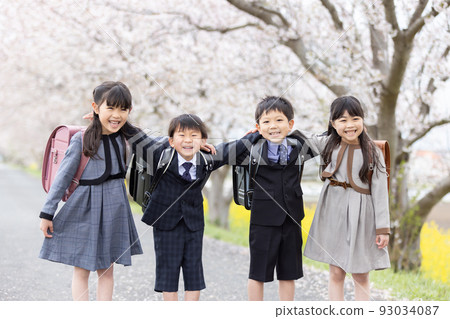 入學典禮形像新一年級學生並肩作戰 入學典禮形像新一年級學生並肩作戰 93034087