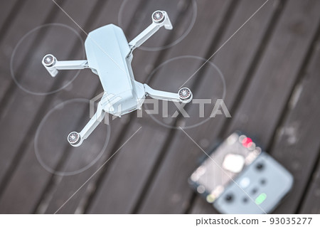 準備無人機飛行 93035277